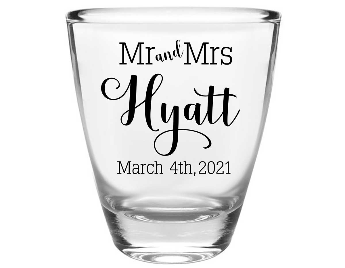 Mr & Mrs 4A Clear 1oz Round Barrel Shot Glasses Personalized Wedding Gifts for Guests