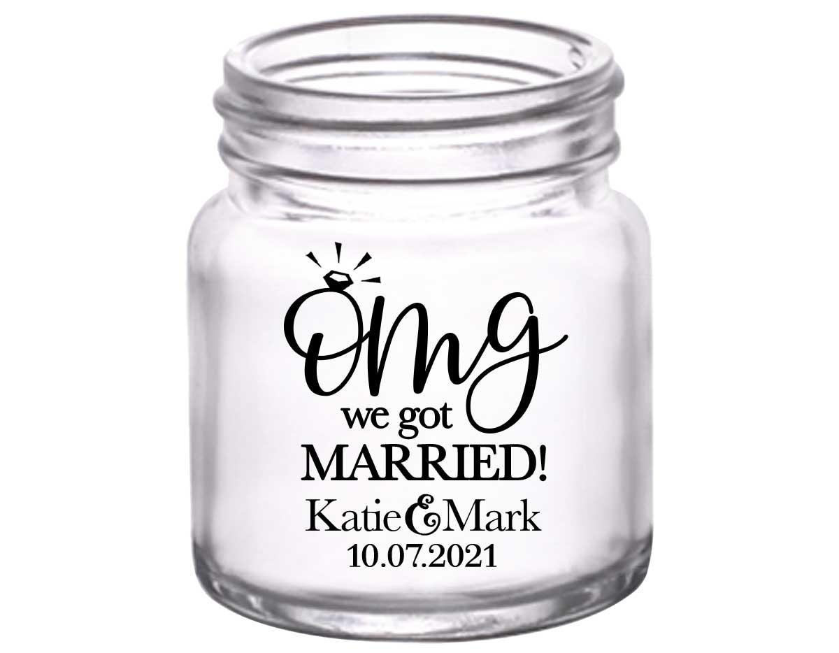 OMG We Got Married 1A 2oz Mini Mason Shot Glasses Cute Wedding Gifts for Guests